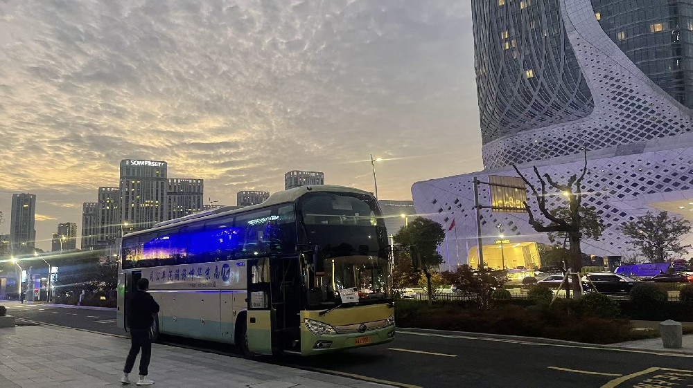 南京七熹租車(chē)，為演唱會(huì)護(hù)航，致敬每一顆“幕后星光”